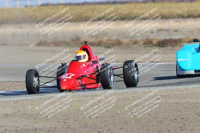 media/Nov-19-2022-CalClub SCCA (Sat) [[baae7b5f0c]]/Group 1/Race (Outside Grapevine)/